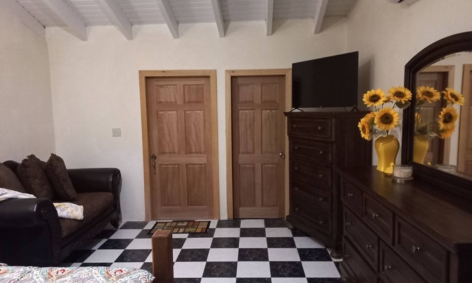 Brewers Bay Apartment | #7 Studio sunset islands view, queen bed, bath & kitchen 10 min to town & beach