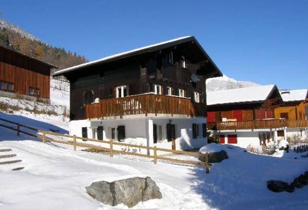 Fiesch Apartment | 70 m² Apartment ∙ 3 bedrooms ∙ 6 guests