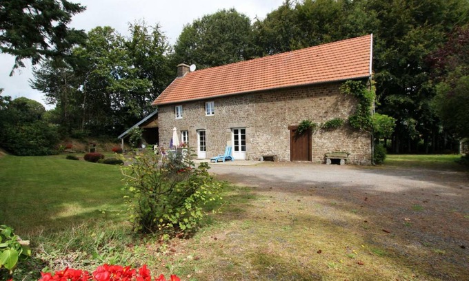 Le Grand-Celland Cottage | 70 m² Cabin ∙ 2 bedrooms ∙ 4 guests
