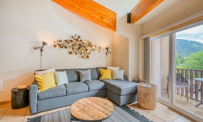 Red River Condo | 70 m² Condo ∙ 1 bedroom ∙ 4 guests