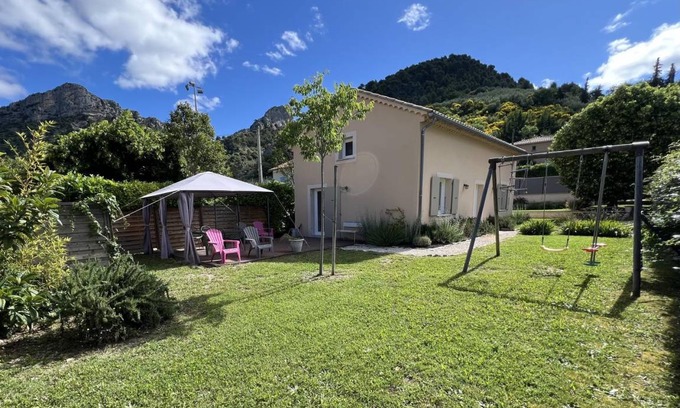 Buis-les-Baronnies House | 70 m² Gîte ∙ 2 bedrooms ∙ 4 guests
