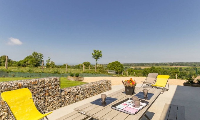 Jullouville House | 70 m² Gîte ∙ 2 bedrooms ∙ 4 guests