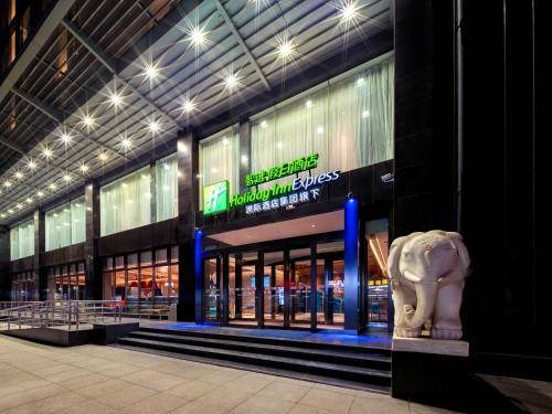 Xiaodian Qu Hotel | 70 m² Hotel ∙ 5 guests