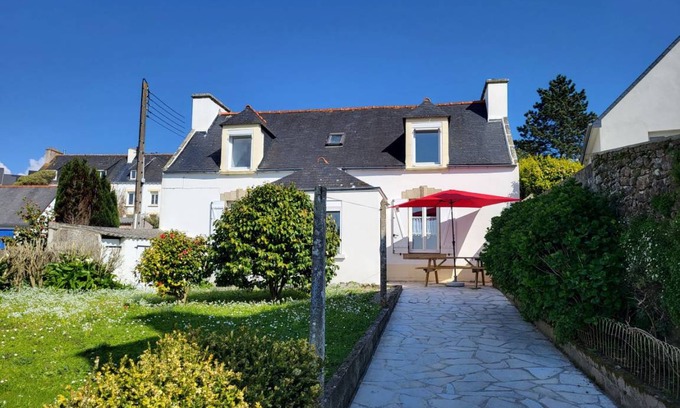 Poulgoazec House | 70 m² House ∙ 2 bedrooms ∙ 4 guests