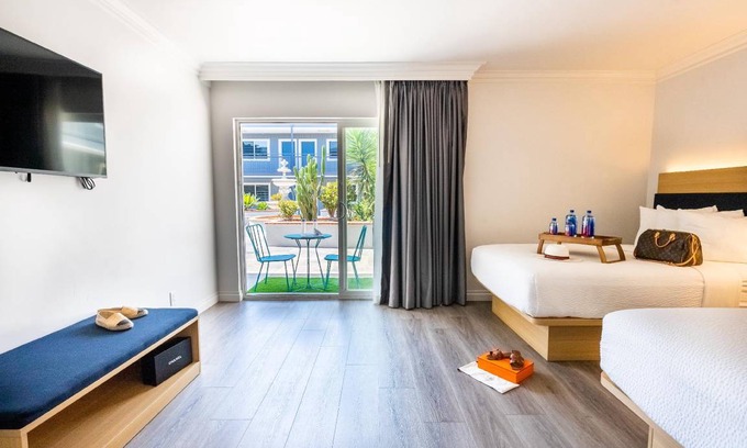 Westlake South Hotel | 700 m² Hotel ∙ 127 guests