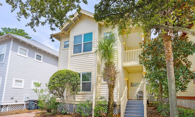 Santa Rosa Beach House | 700yds 2 Beach~4 Bikes~3 Balconies~hidden lake~Natural Light~3BR + Loft~30 plAy
