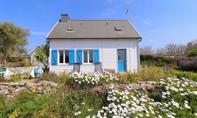 Poulgoazec House | 704-Sailor's villa Beach at 300m