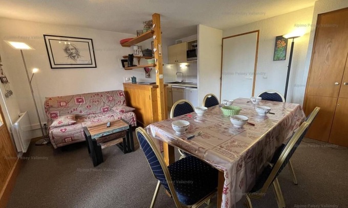Vallandry Apartment | 70m from ski slopes, 1st floor, balcony, tv, ski locker, 45m², Peisey-Vallandry