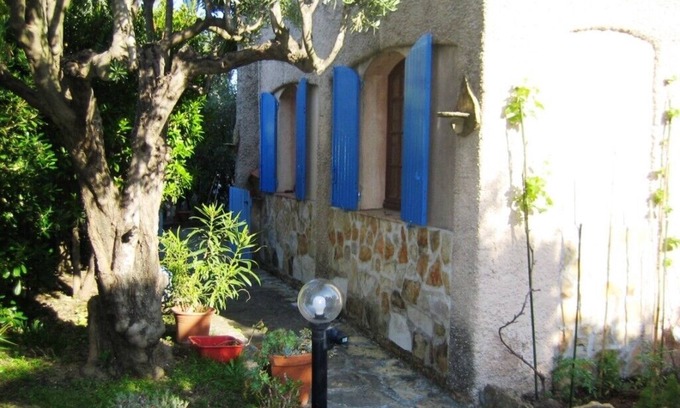 Roquefort-la-Bedoule Apartment | 70m² apartment, quietly situated in the hills only 10min from the sea