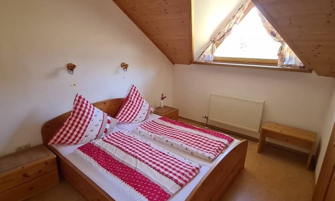Grainet Apartment | 70qm-ferienwohnung auf Zwei Stockwerken für bis zu Vier Personen