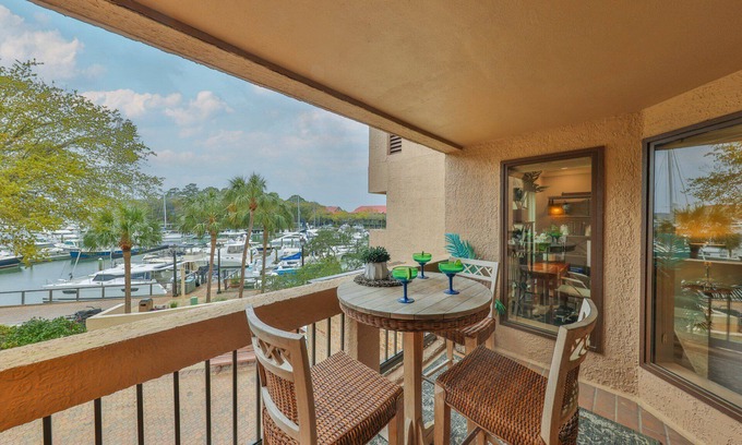 Shelter Cove Condo | 7104 Harbourside 1 @ Shelter Cove | Pool | Stunning Marina Views