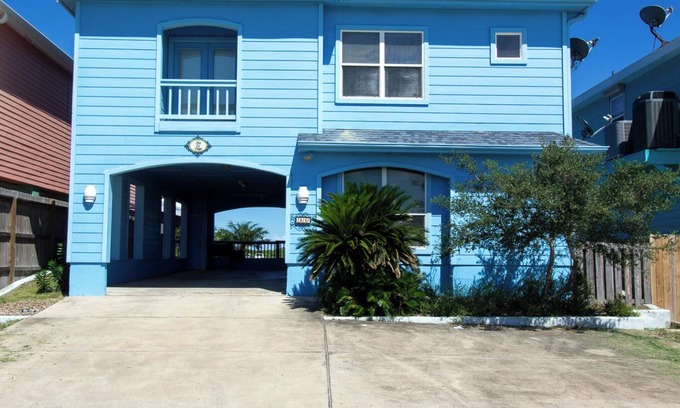 Port Mansfield Condo | 716 E. Port -Located at end of Harbor, this Condo is Perfect in every way!
