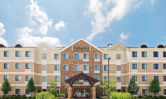 Fayetteville Hotel | 72 m² Hotel ∙ 2 bedrooms ∙ 127 guests