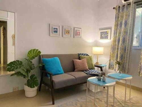 Bandra West Apartment | 72 Pali Village a Cozy Vintage Apartment by Connekt Homes