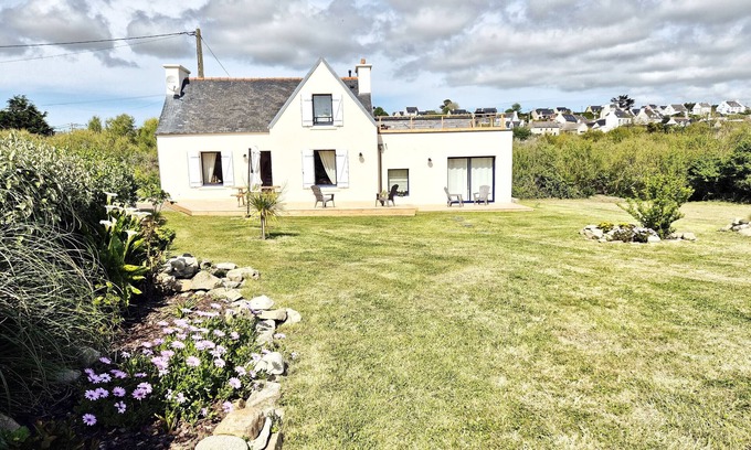 Poulgoazec House | 728-728-High confort, sea view, top roof, close to the beaches