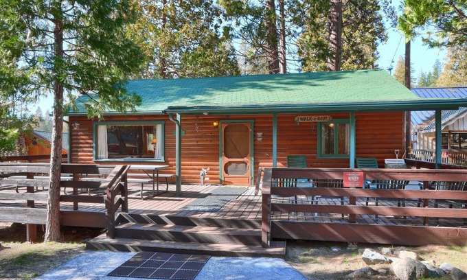 North Wawona Cabin | (73) Walk-A-Bout at The Redwoods In Yosemite