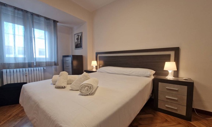 Centro y casco historico Apartment | 74 m² Apartment ∙ 2 bedrooms ∙ 4 guests