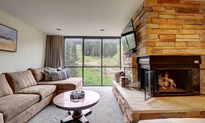 Copper Mountain Village Condo | 74 m² Condo ∙ 1 bedroom ∙ 4 guests