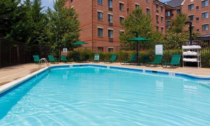 McLean Hotel | 74 m² Hotel ∙ 2 bedrooms ∙ 127 guests