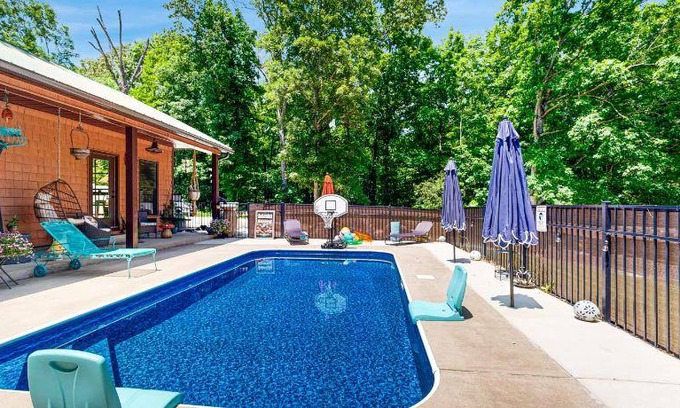 Muscle Shoals Hotel | 74 m² Hotel ∙ 6 guests
