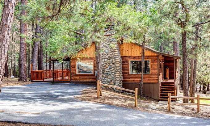 North Wawona Cabin | (74) Our Yosemite Getaway at The Redwoods In Yosemite