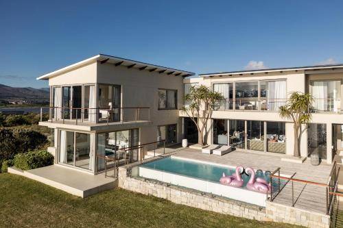Fisherhaven Villa | 747 m² Villa ∙ 4 bedrooms ∙ 8 guests