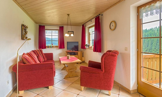 Schwarzenbach Apartment | 75 m² Apartment ∙ 2 bedrooms ∙ 4 guests