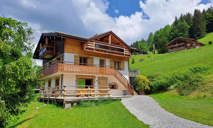 La Clusaz Apartment | 75 m2 apartment, 1 spa & sauna session included, Etale view, 2 min from village.