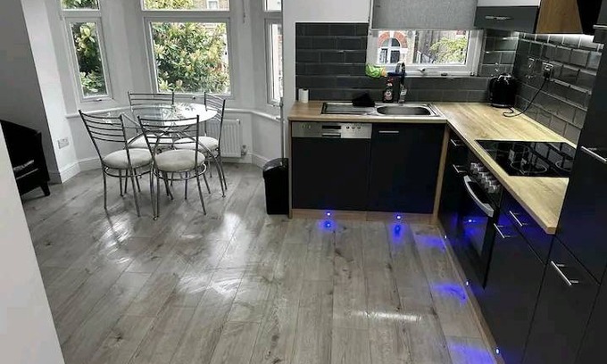 Hendon Apartment | 75 m² Apartment ∙ 2 bedrooms ∙ 6 guests