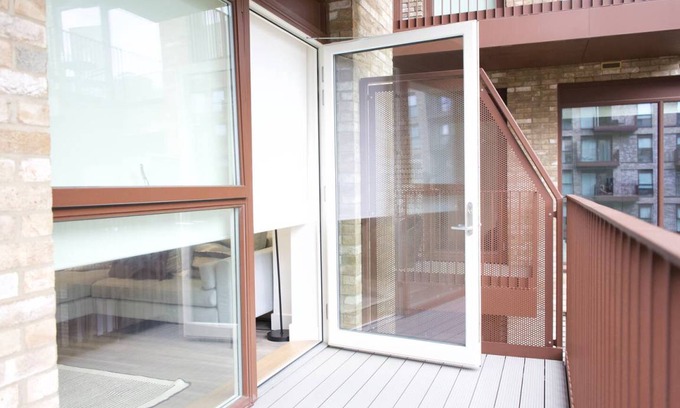 Royal Docks Apartment | 75 m² Apartment ∙ 2 bedrooms ∙ 4 guests