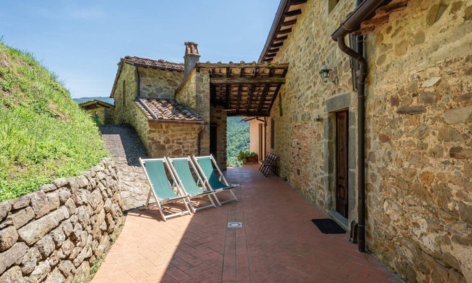 Pietrabuona Apartment | 75 m² Apartment ∙ 3 bedrooms ∙ 6 guests