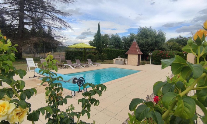 Prigonrieux Villa | 75 m² detached house with heated swimming pool and tennis court