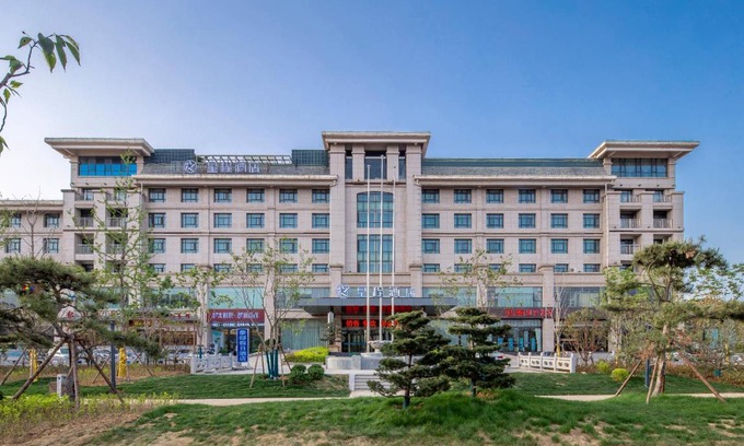 Dengfeng Hotel | 75 m² Hotel ∙ 2 guests