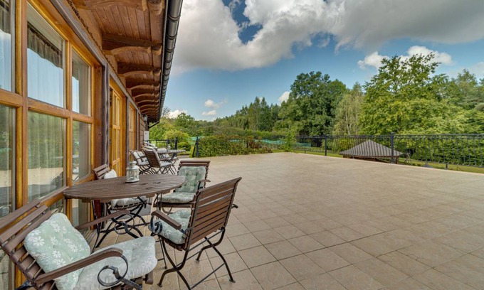 Borowna House | 750 m² House ∙ 6 bedrooms ∙ 12 guests