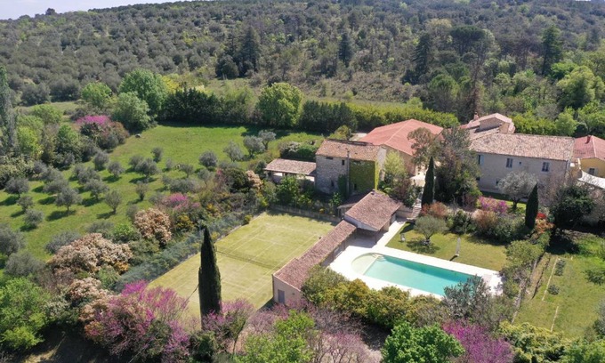 Euzet-les-Bains House | 750 m² House ∙ 9 bedrooms ∙ 20 guests