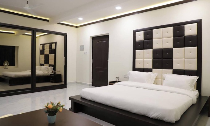 Anjuna Villa | 750 m² Villa ∙ 2 bedrooms ∙ 8 guests
