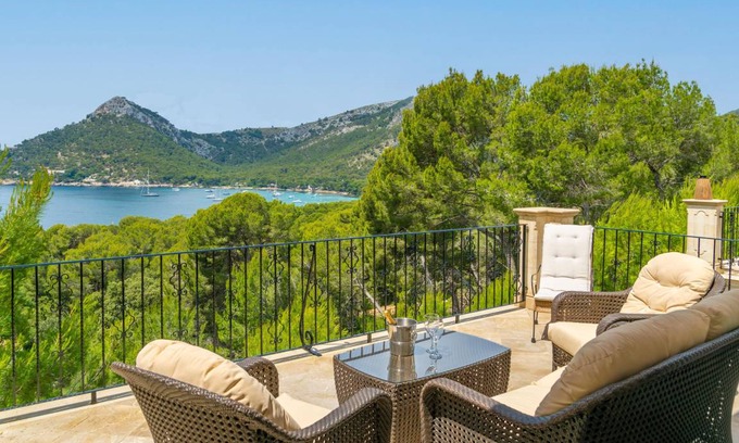 Playa de Formentor Villa | 750 m² Villa ∙ 5 bedrooms ∙ 10 guests