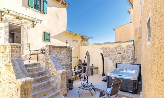Pican House | 76 m² House ∙ 2 bedrooms ∙ 4 guests