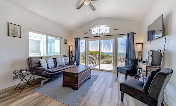 Gold Beach Cottage | 77 m² Cabin ∙ 2 bedrooms ∙ 4 guests