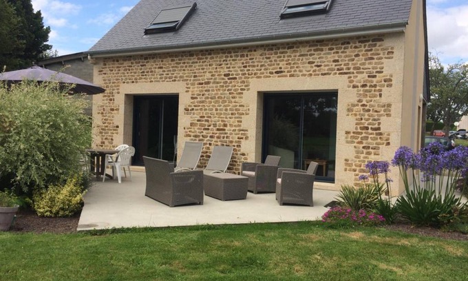 Le Mesnil-Ozenne House | 77 m² Gîte ∙ 2 bedrooms ∙ 4 guests