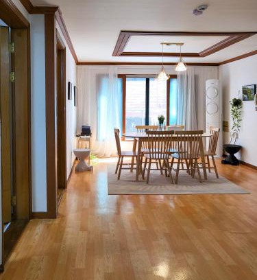 Yangcheon Apartment | 77m2 K-ROOM, 3 Bedrooms, 2 Bathrooms, 4min to Subway