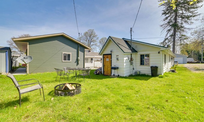 Houghton Lake Cottage | 78 m² Cabin ∙ 2 bedrooms ∙ 6 guests