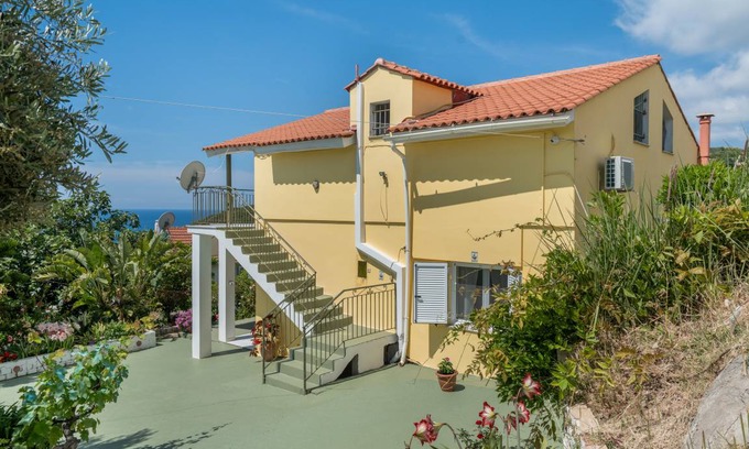 Ratzakli House | 78 m² House ∙ 2 bedrooms ∙ 3 guests