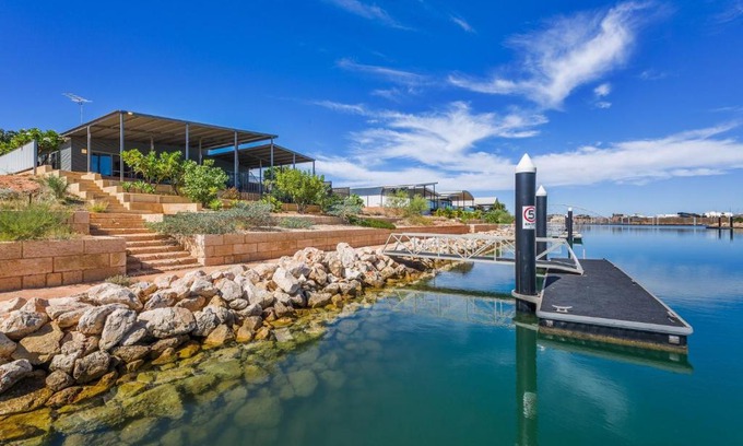 Exmouth House | 78 Madaffari Drive