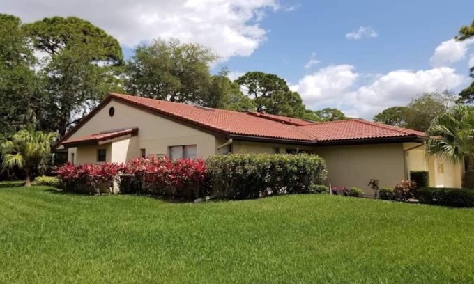 Sarasota Villa | 7845 Timberwood Cir, Sarasota, FL 34238
