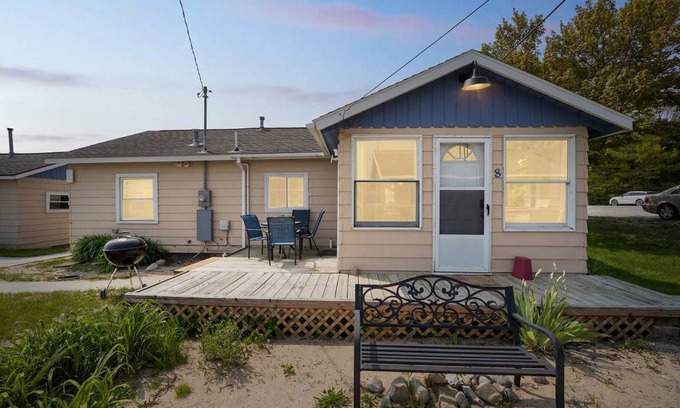 Oscoda Cabin | 79 m² Cabin ∙ 1 bedroom ∙ 3 guests