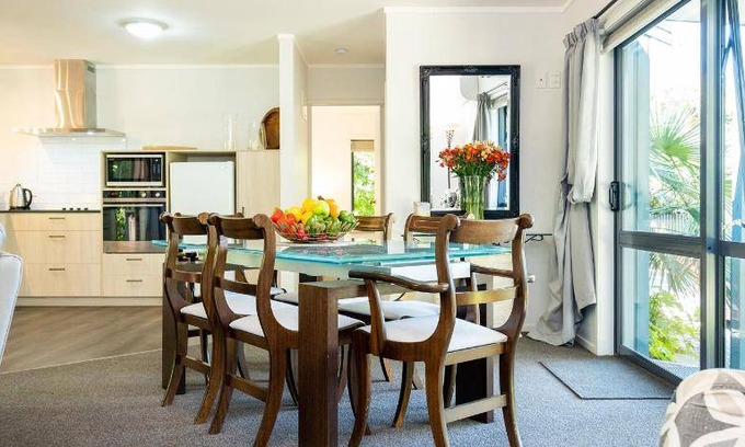 Clive House | 79 m² House ∙ 2 bedrooms ∙ 4 guests