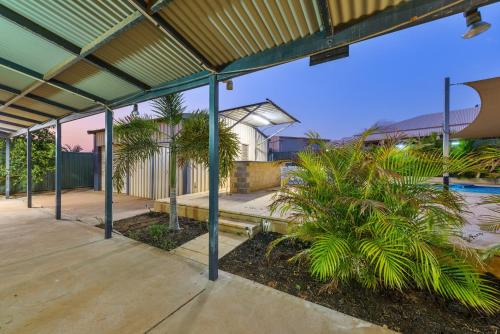 Exmouth House | 79 Nimitz Street - Pool and Pet Friendly