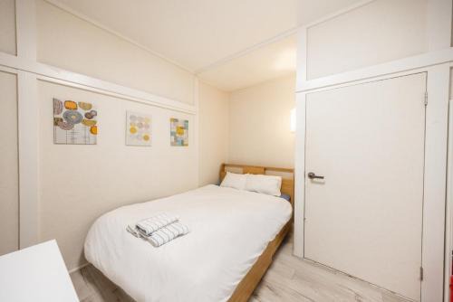 Kitaotsuka Apartment | 7min walk to JR Otsuka Station,Direct to the Yamanote Line,1 stop to Ikebukuro, Shinjuku and Shibuya also direct access,Newly renovated 1K for 2 people
