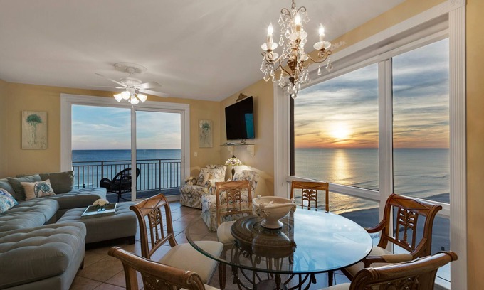 West Panama City Beach Condo | 7th FLOOR, CORNER UNIT, OCEANFRONT, WESTERN VIEWS, HIGH-END, FREE BEACH LOUNGES